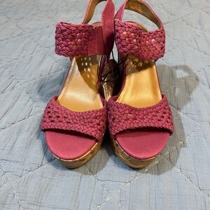 Maurices Beverly Wedges Size 8M New